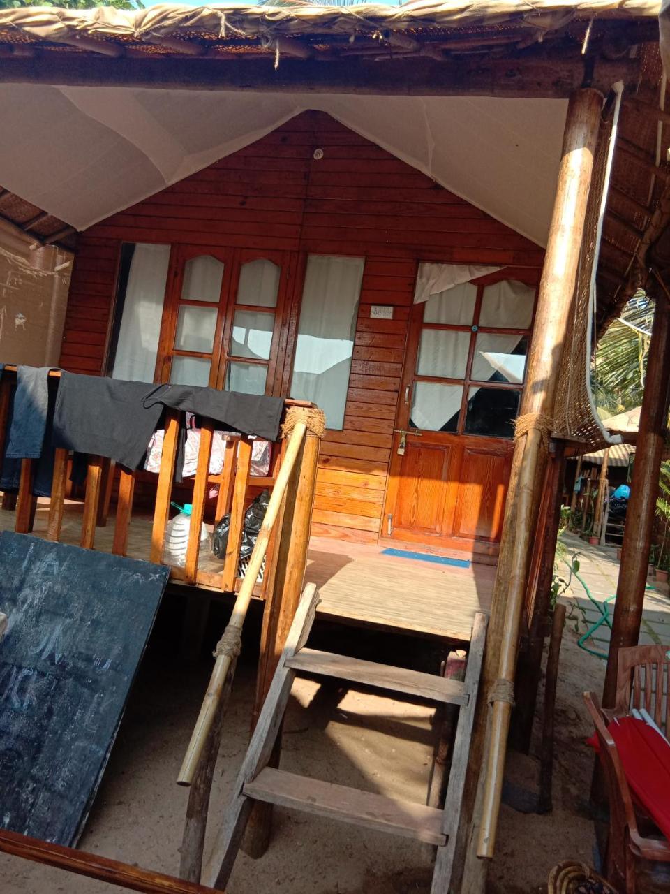 Luxury tent Namaste Huts Patnem Beach