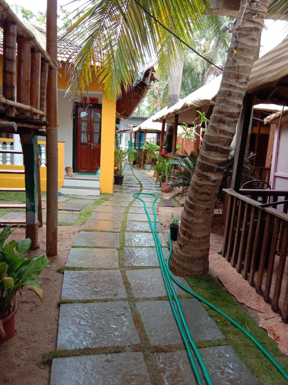 Namaste Huts Luxury tent Patnem Beach